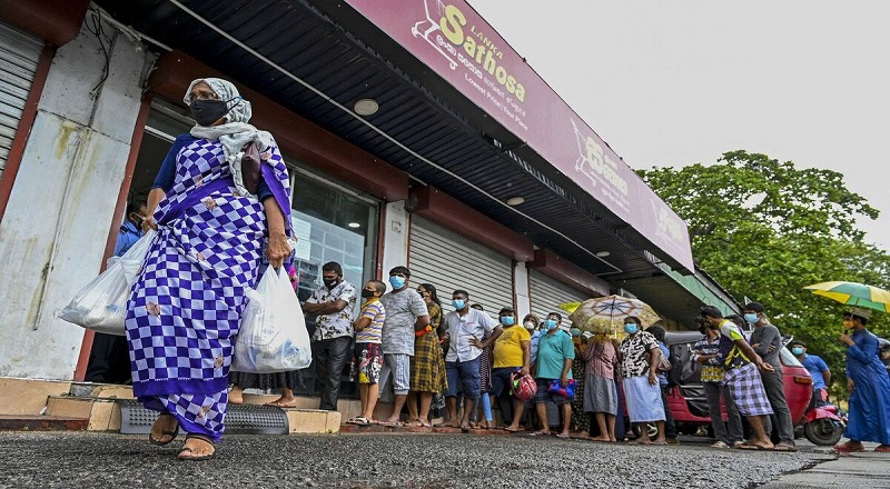 மீண்டும் இருளில் மூழ்கும் இலங்கை! மறுபடியும் பொருட்களின் விலை 30% வீதத்தால் அதிகரிப்பு - மீள வழி என்ன?